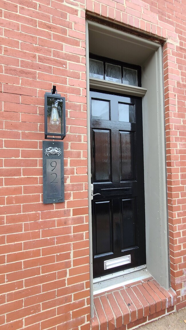 924 S Hanover St Apartments and Nearby Baltimore Apartments For Rent