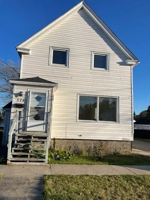 property at 578 Fundy Dr