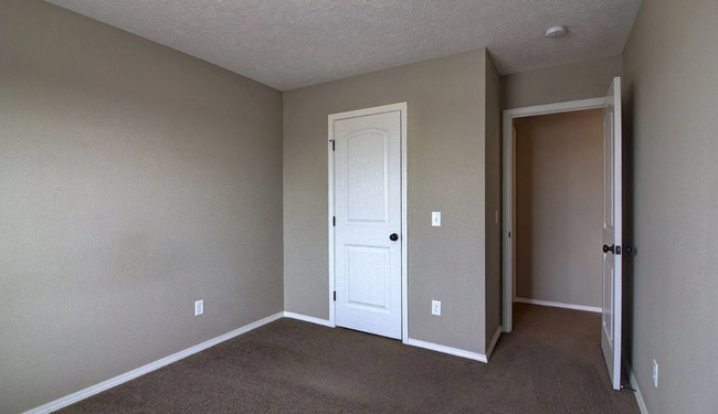 property at 1704 N Hoover Dr