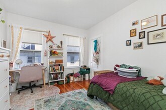 21 Bentley St in Boston, MA - Building Photo - Building Photo