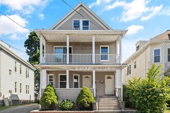 38 George St, Unit 2 in Medford, MA - Building Photo - Building Photo