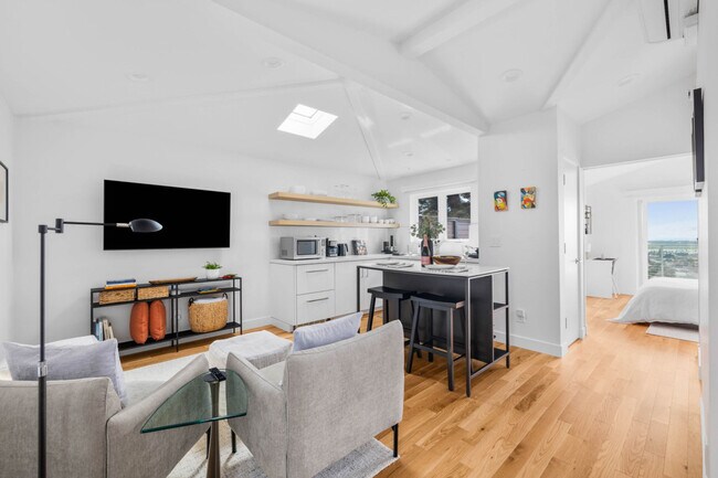 2182 March Pl in San Diego, CA - Building Photo - Building Photo