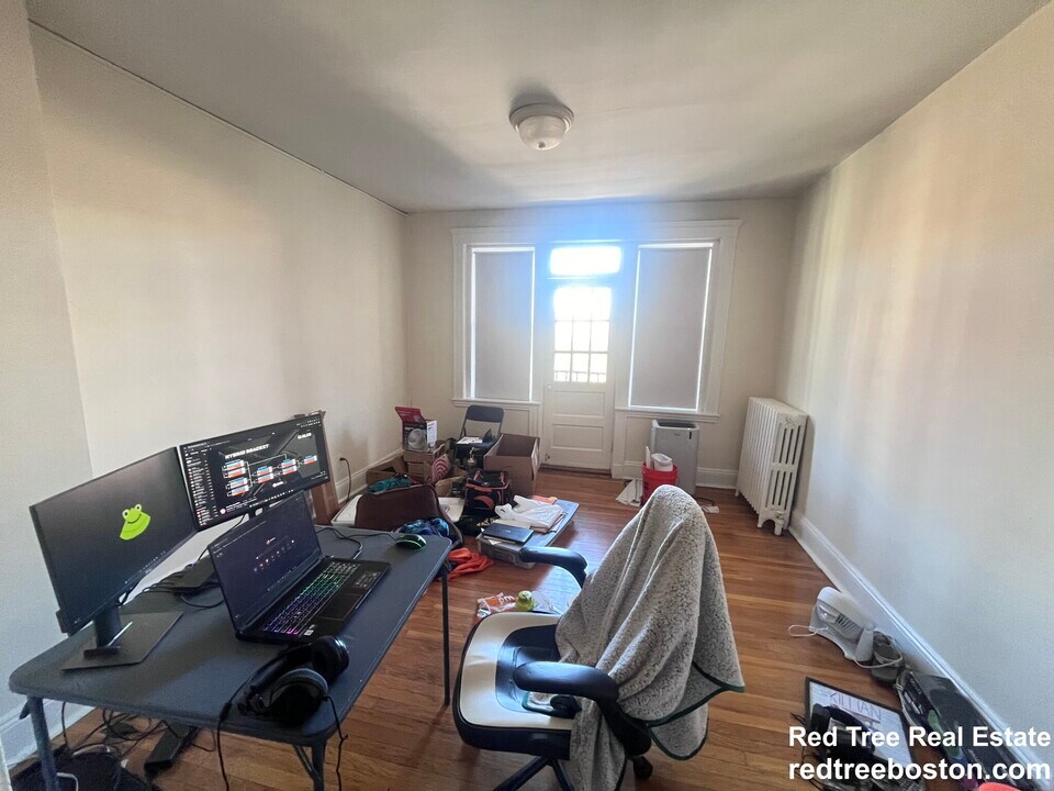 127 Washington St in Boston, MA - Building Photo