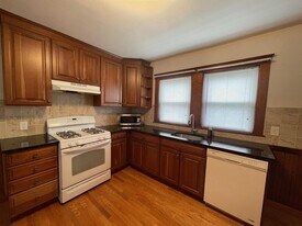 3 Edgar Ct, Unit 2 in Somerville, MA - Building Photo