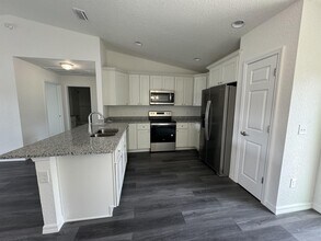 91 Maple Dr in Ocklawaha, FL - Building Photo - Building Photo