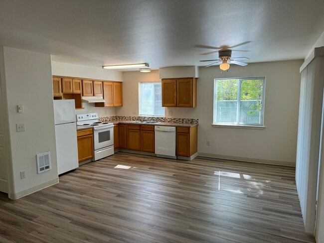 1645 River Rd in Eugene, OR - Building Photo - Building Photo