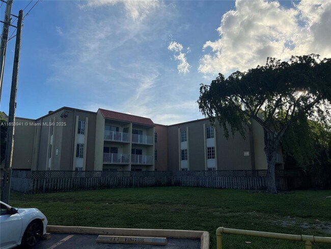 property at 5231 Geneva Ct