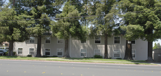 Monterrey Club Apartments in Concord, CA - Foto de edificio - Building Photo