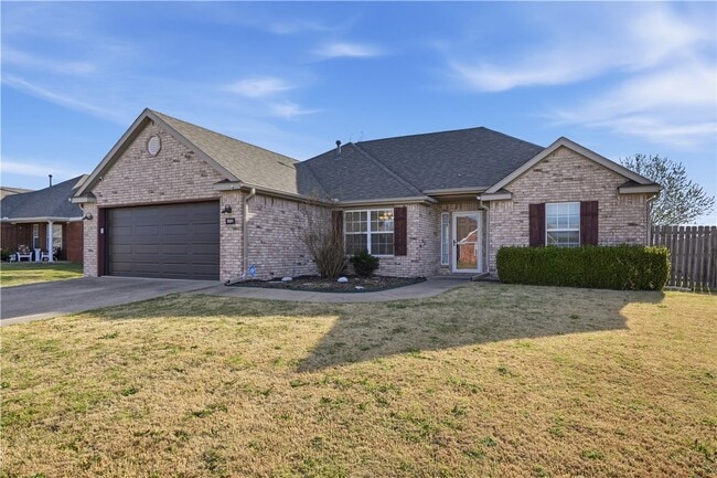 551 Dogwood St in Centerton, AR - Building Photo - Building Photo