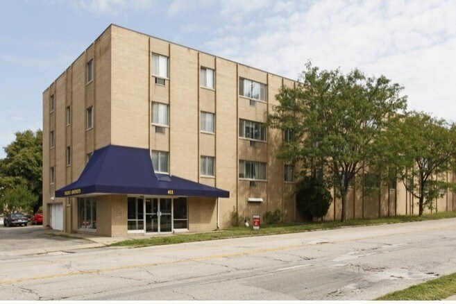 Campus Park Apartments in Flint, MI - Building Photo