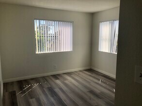 1320 Venice Blvd, Unit 308 in Los Angeles, CA - Building Photo - Building Photo