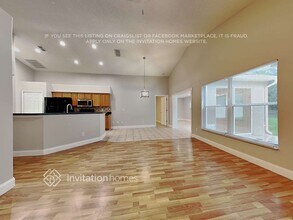 1327 Crimson Clover Ln in Zephyrhills, FL - Building Photo - Building Photo