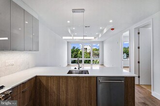 4804 Georgia Ave NW-Unit -402 in Washington, DC - Building Photo - Building Photo