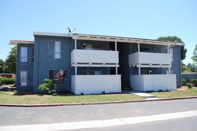 1300 Saratoga Ave in Ventura, CA - Building Photo - Building Photo