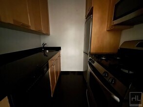 Fourth Avenue, Unit 10J in New York, NY - Foto de edificio - Building Photo