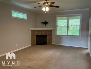 1313 Stone Bay Dr SW in Atlanta, GA - Building Photo - Building Photo