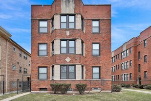 10631 S Hale Ave in Chicago, IL - Building Photo