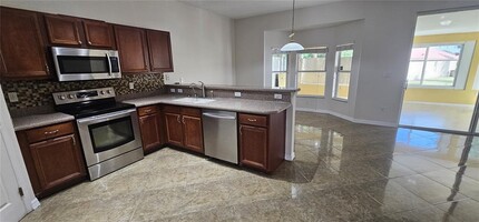 3001 Siesta View Dr in Kissimmee, FL - Building Photo - Building Photo