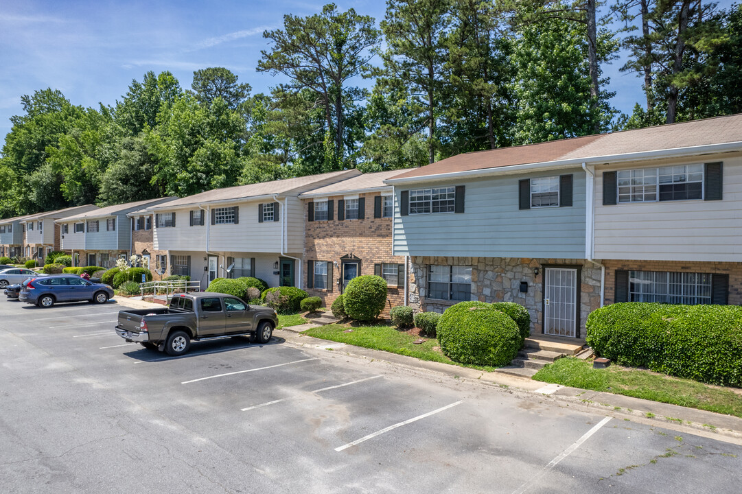 Shannon Villas Condominiums in Union City, GA - Building Photo