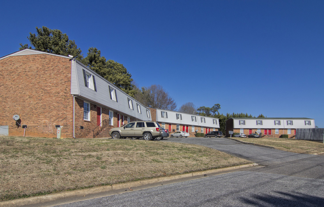 Windsong Apartments in Gastonia, NC - Building Photo