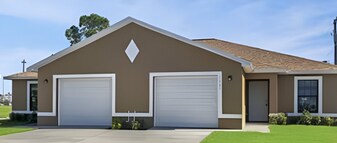 111 SE 2nd Ave in Cape Coral, FL - Building Photo