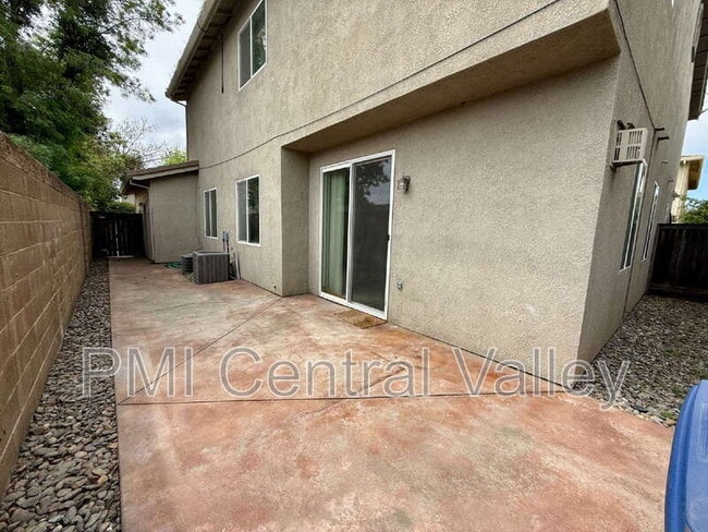 2125 Carson Oak Ct in Modesto, CA - Building Photo - Building Photo