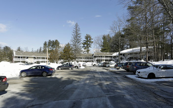 Salmon Street in Newmarket, NH - Building Photo - Building Photo