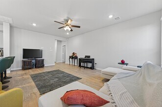 6207 Trado Dr in College Station, TX - Building Photo - Building Photo