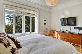 2299 Sacramento St in San Francisco, CA - Building Photo - Building Photo