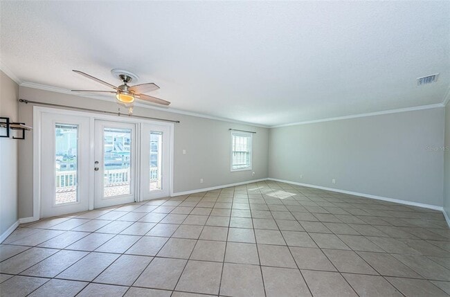 5196 Beach Dr SE in St. Petersburg, FL - Building Photo - Building Photo