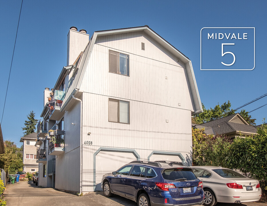 4025 Midvale Ave N in Seattle, WA - Building Photo