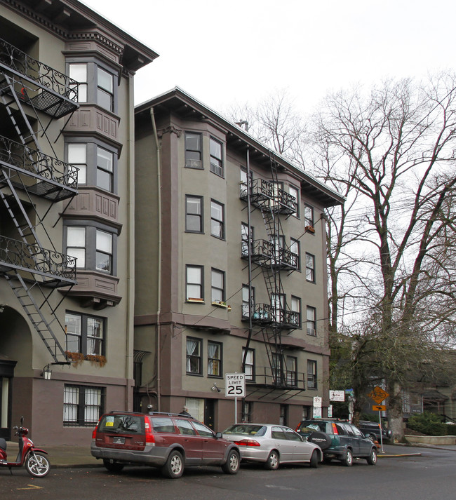 Chetopa Apartments in Portland, OR - Foto de edificio - Building Photo