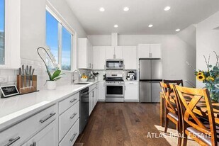 7856 W 43rd Pl in Wheat Ridge, CO - Building Photo