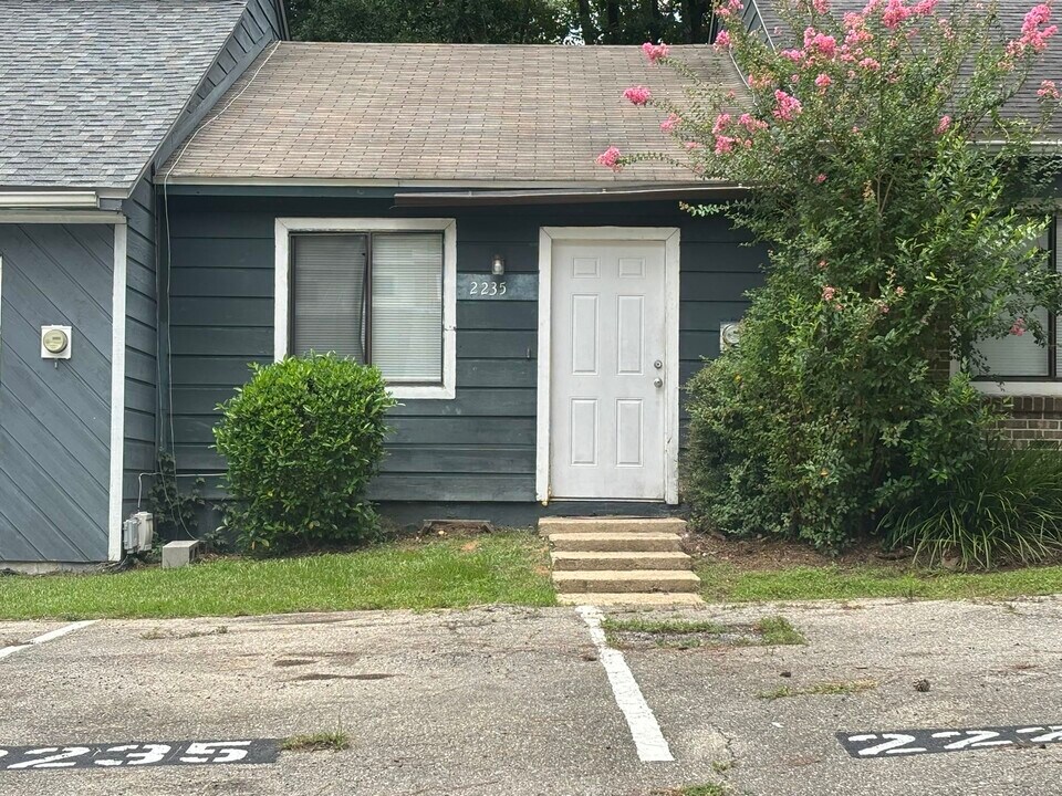 2235 Sandpiper St in Tallahassee, FL - Building Photo