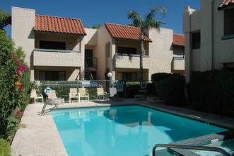 Laurel Lane in Phoenix, AZ - Foto de edificio - Building Photo