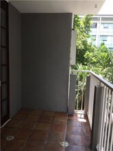 1754 Meridian Ave-Unit -302 in Miami Beach, FL - Foto de edificio - Building Photo