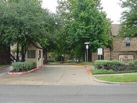 1304 Harwell Dr in Arlington, TX - Building Photo