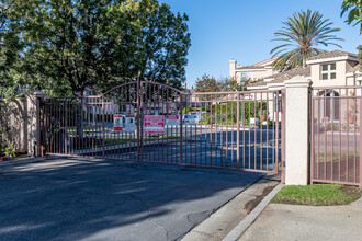 La Terrazza in Torrance, CA - Building Photo - Building Photo