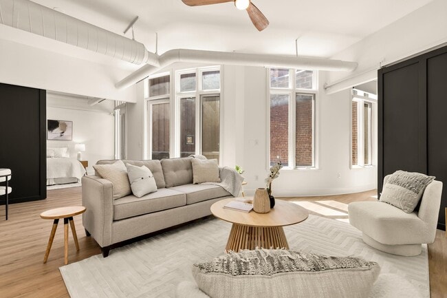 1700 Kalorama Rd NW in Washington, DC - Foto de edificio - Building Photo