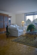 163 Strathmore Rd, Unit 4 in Boston, MA - Foto de edificio - Building Photo