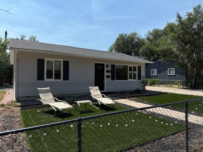 property at 1137 Pando Ave