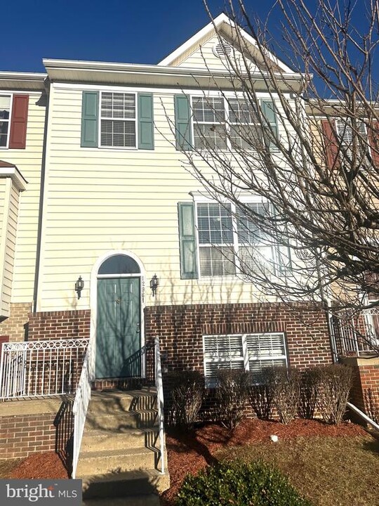 12961 Terminal Way in Woodbridge, VA - Building Photo