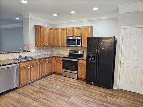 2137 Meadow Peak Rd in Duluth, GA - Building Photo - Building Photo