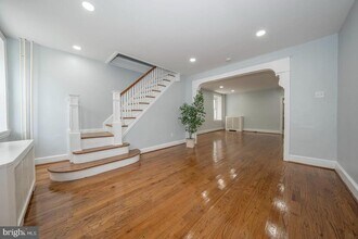 201 Dupont St in Philadelphia, PA - Building Photo - Building Photo