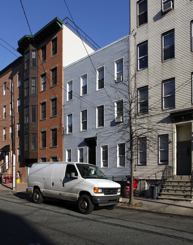 311 Monroe St in Hoboken, NJ - Building Photo - Building Photo