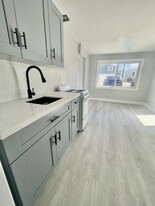 134 Burgundy Dr, Unit 1 in Tavernier, FL - Building Photo