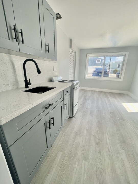 134 Burgundy Dr, Unit 1 in Tavernier, FL - Building Photo