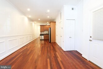 2721 13th St NW in Washington, DC - Foto de edificio - Building Photo