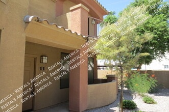 16245 N 30th Pl in Phoenix, AZ - Foto de edificio - Building Photo