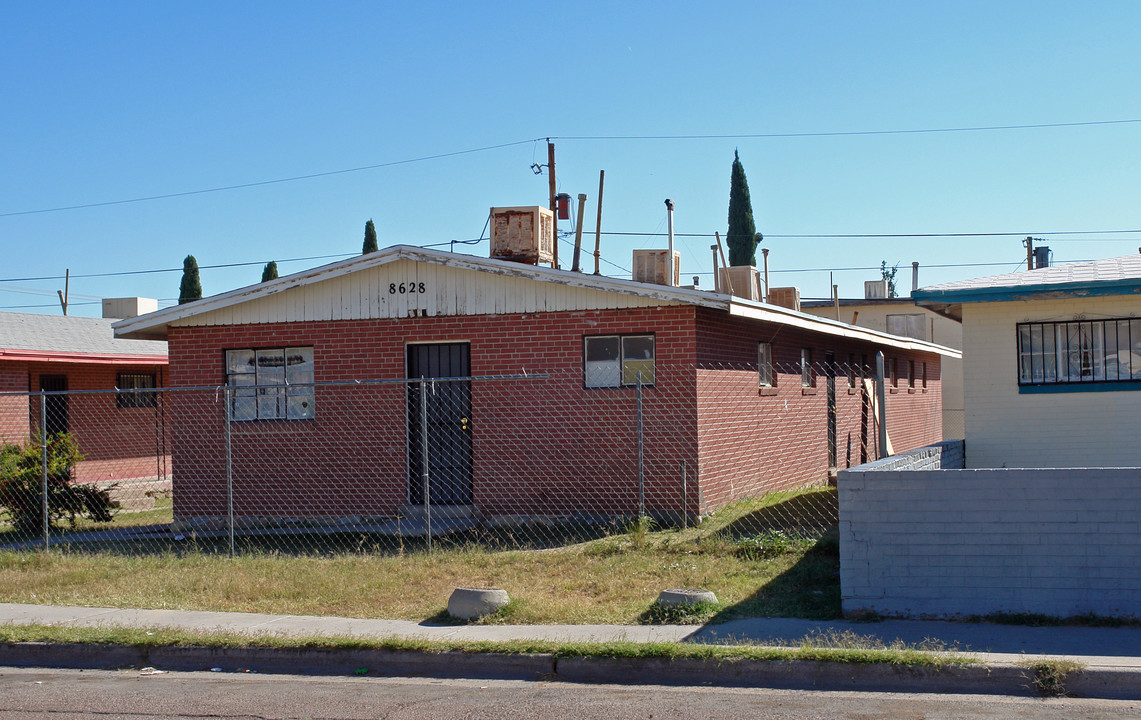 8628 Lawson St in El Paso, TX - Foto de edificio